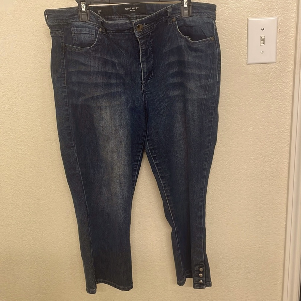Nine West Ankle Length With Back Pocket Embellishments. 3 Snaps at Bottom legs.